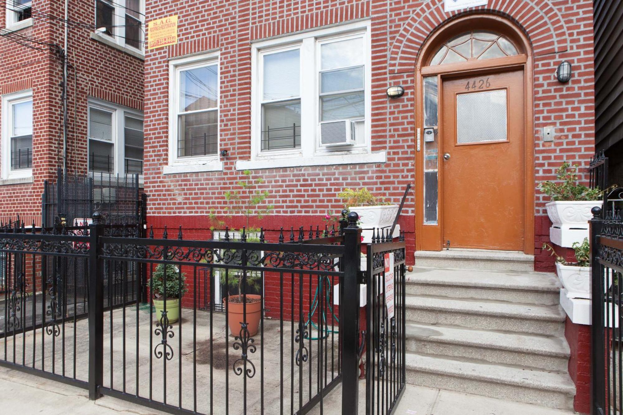 Studio, One And Two Bedroom Apartments - Bronx New York Bagian luar foto